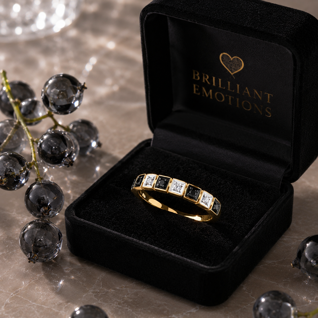 Ring Grace Roségold 585 farblose und schwarze Diamanten